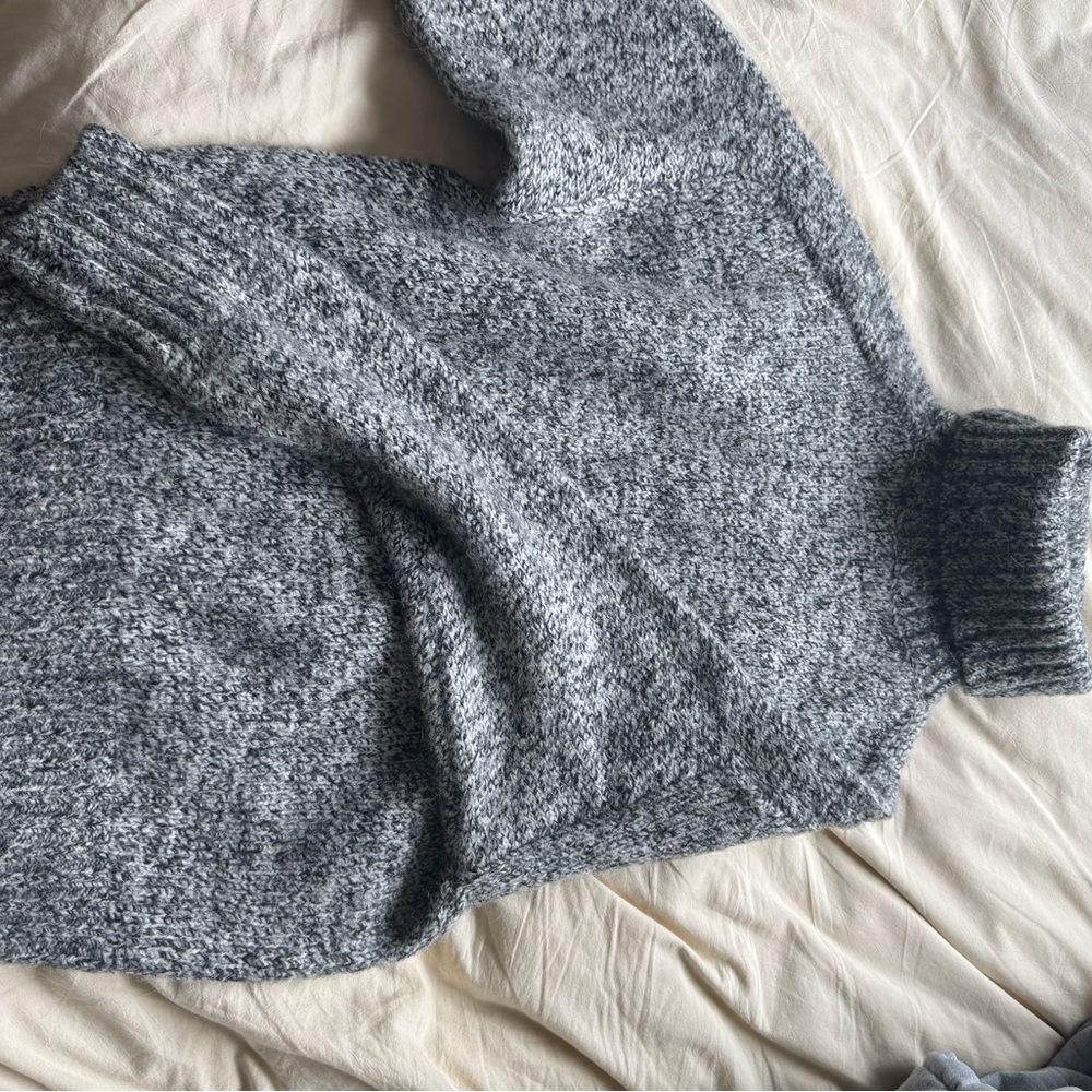 Zara Heather Gray Knit Sweater